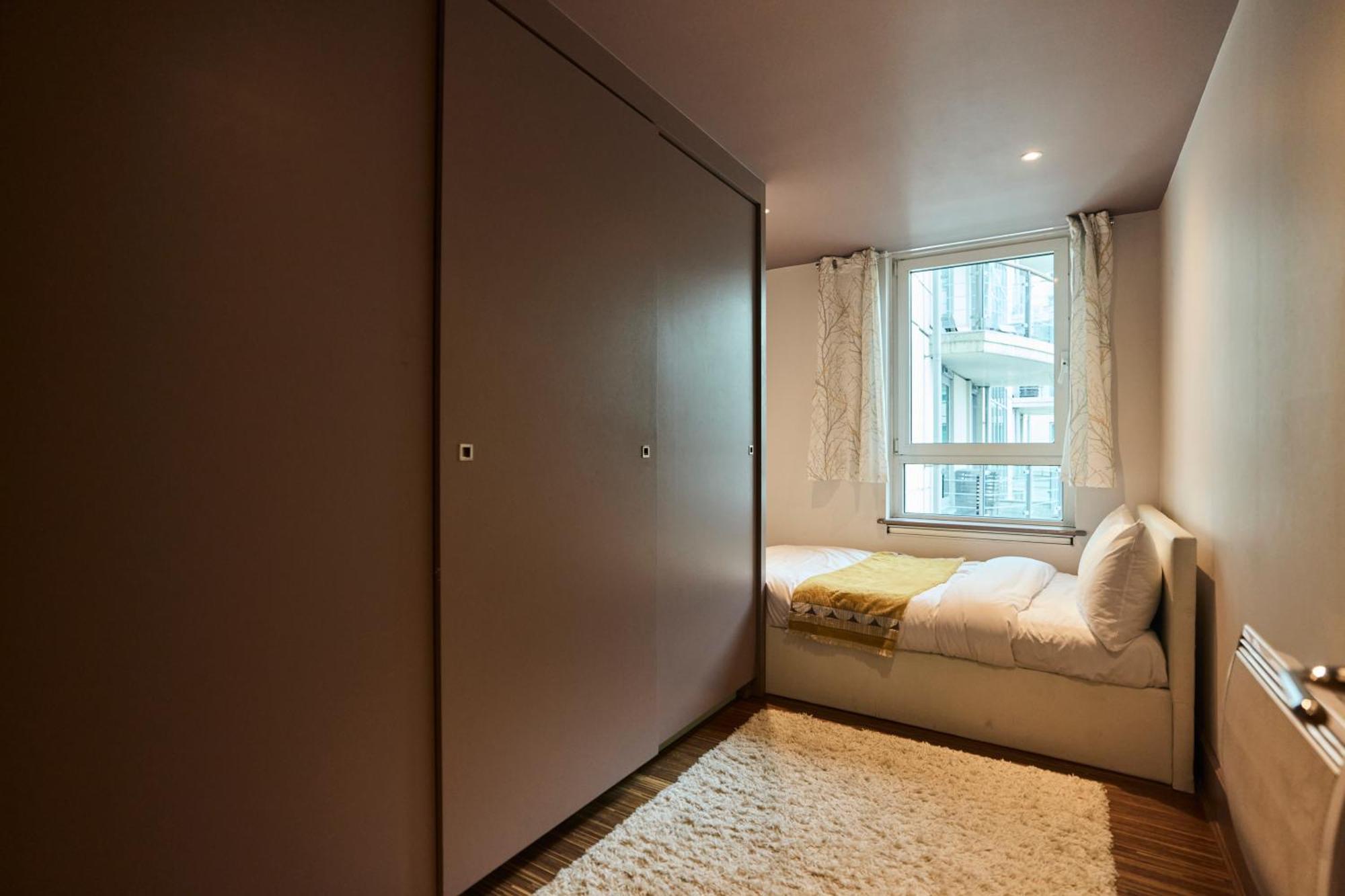 The Vauxhall Hideout - Comfy 2Bdr Flat With Balcony Лондон Екстериор снимка