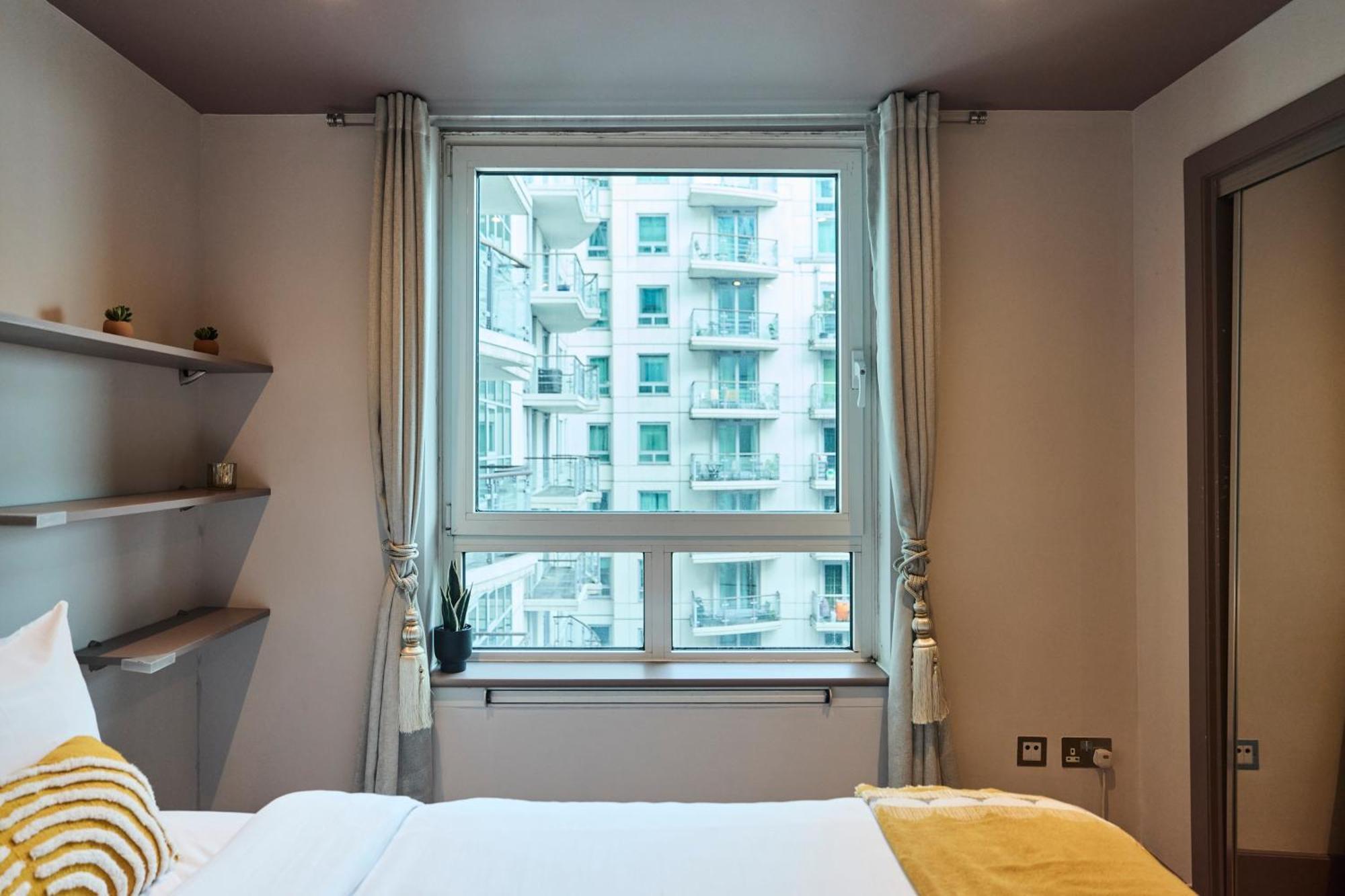 The Vauxhall Hideout - Comfy 2Bdr Flat With Balcony Лондон Екстериор снимка